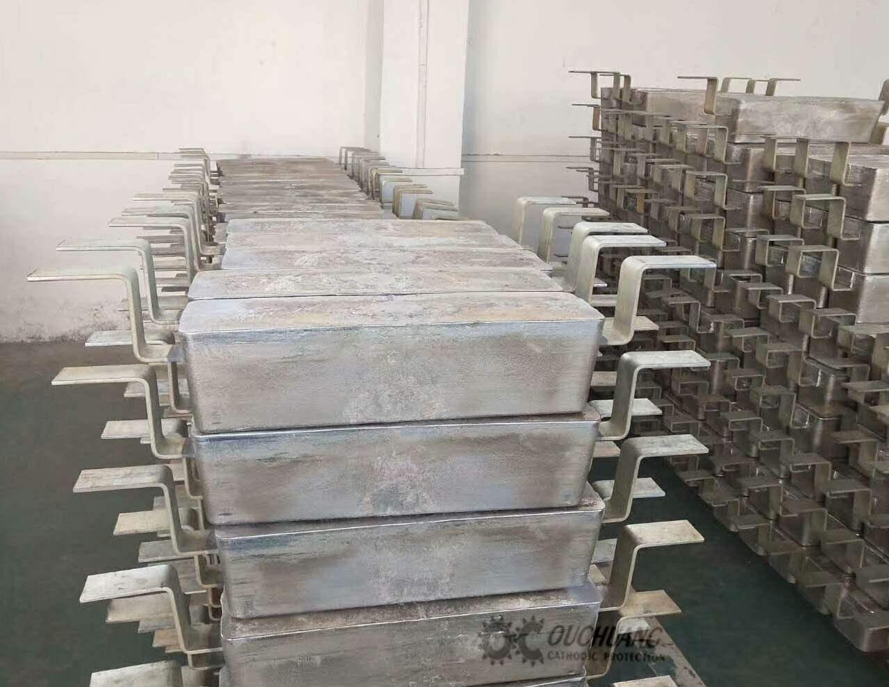 Aluminium anodes